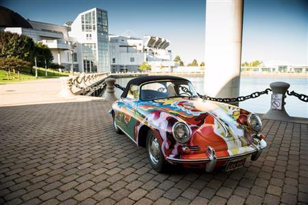 高級スポーツカー、１９６５年製の「ポルシェ３５６Ｃ＿１６００カブリオレ」＝２０１５年９月１５日、米オハイオ州クリーブランド（ロイター）