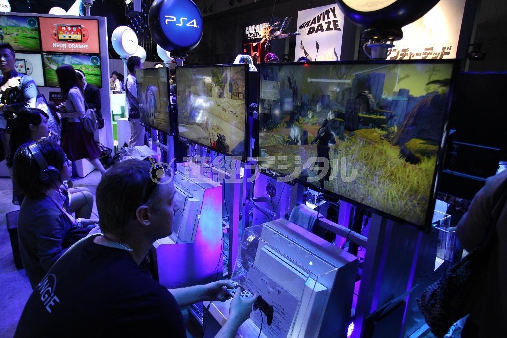 「ソニー・コンピュータエンターテインメント」社の展示ブース＝２０１５年９月１７日、千葉県千葉市美浜区の幕張メッセ（荻窪佳撮影）
