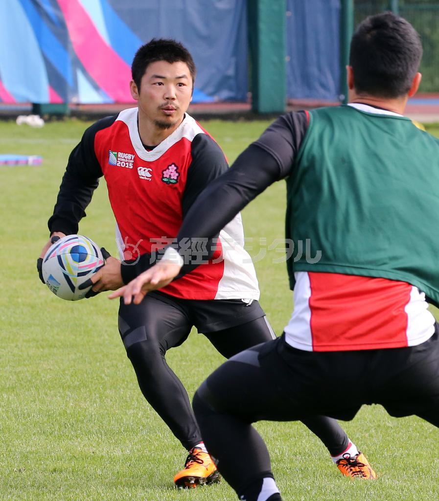 練習に力が入るラグビー日本代表の田中史朗＝２０１５年９月１７日、英イースト・サセックス州ブライトンのブライトン・カレッジ（山田俊介撮影）