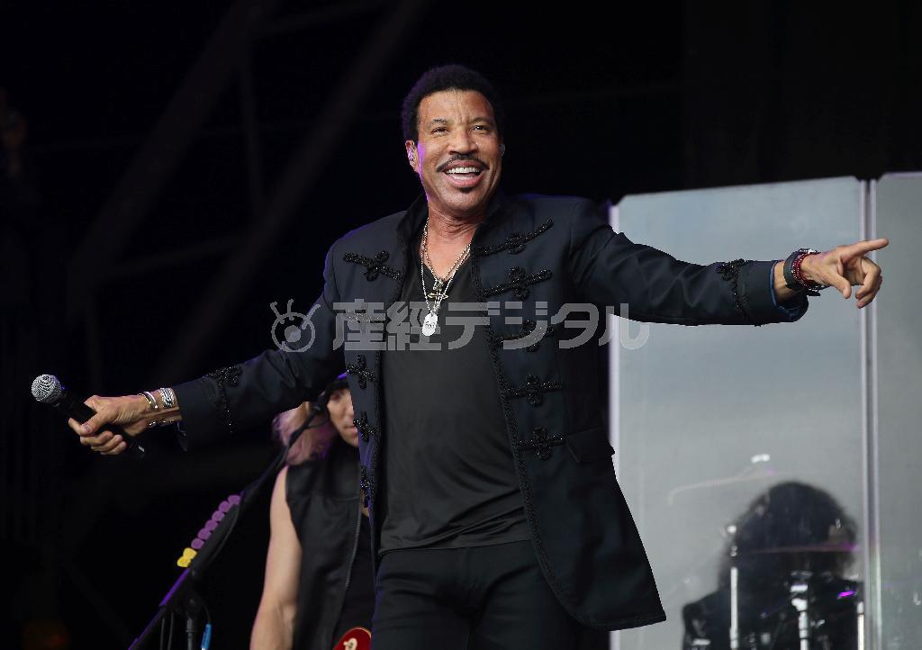 米歌手、ライオネル・リッチーさん＝２０１５年６月２８日、英国・グラストンベリー（ＡＰ）