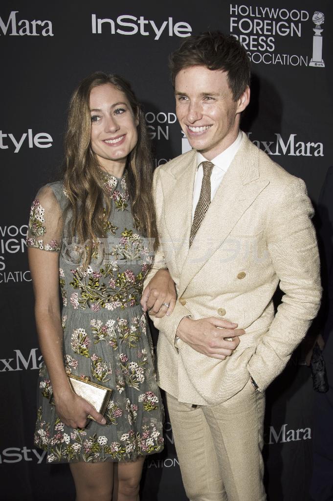 英俳優、エディ・レッドメインさん（右）と、妻のハンナ・バグショーさん＝２０１５年９月１２日、カナダ・オンタリオ州トロント（ＡＰ）