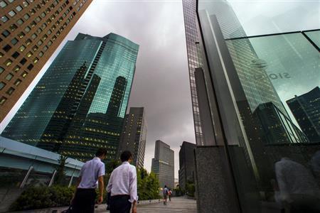 東京都内のオフィス街。企業の業績見通しはいかに…＝２０１５年８月２０日（ロイター）