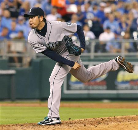 ロイヤルズ戦に先発し、７回を３安打無失点で９勝目を挙げたマリナーズ・岩隈（いわくま）久志＝２０１５年９月２２日、米ミズーリ州カンザスシティー（共同）