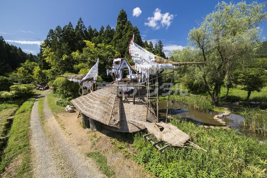 市民プロジェクト「矢垂川プロジェクト＿パート２」からクインビン・オフラハラ作品＝２０１５年８月２８日（中村脩さん撮影、提供写真）