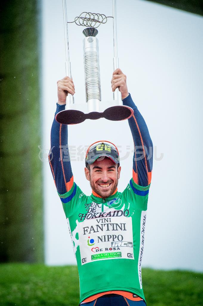 個人総合優勝を果たしたリカルド・スタッキオッティ（イタリア、ＮＩＰＰＯ・ヴィーニファンティーニ）。まだ２３歳、これがプロとしての初勝利となった＝２０１５年９月１３日、北海道札幌市東区のモエレ沼公園（田中苑子さん撮影）