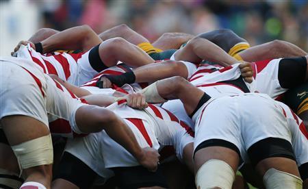 南アフリカ戦でスクラムを組む日本代表。ただひたすらに押す、押す＝２０１５年９月１９日、英国・首都ロンドン（ロイター）