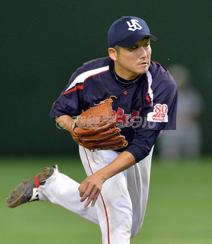 勝利投手のヤクルト・石川雅規（まさのり）＝２０１５年９月２８日、東京都文京区の東京ドーム（荒木孝雄撮影）