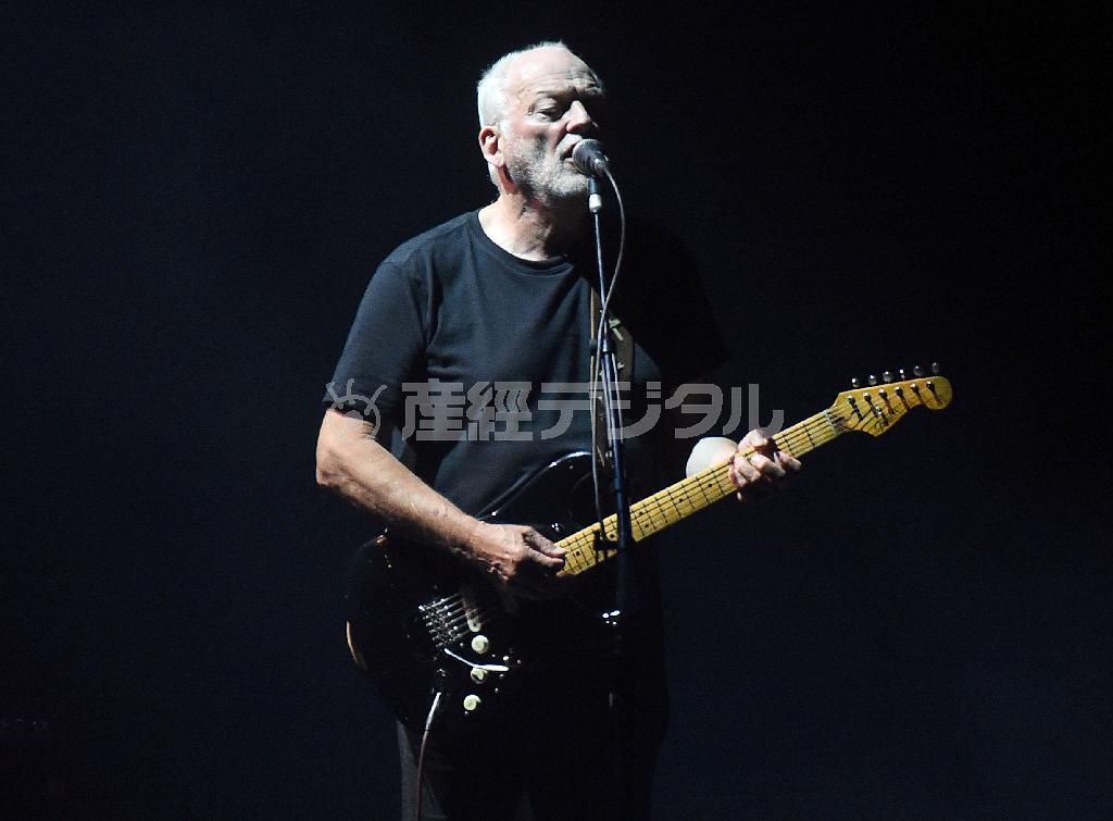 英ロックバンド「ピンク・フロイド」のギタリスト、デービッド・ギルモアさん＝２０１５年９月１９日、ドイツ・ノルトライン＝ヴェストファーレン州オーバーハウゼン（ＡＰ）