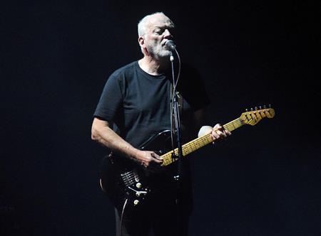 英ロックバンド「ピンク・フロイド」のギタリスト、デービッド・ギルモアさん＝２０１５年９月１９日、ドイツ・ノルトライン＝ヴェストファーレン州オーバーハウゼン（ＡＰ）