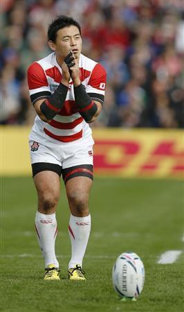 スコットランド戦でＰＧを狙う五郎丸歩（ごろうまる・あゆむ）＝２０１５年９月２３日、英グロスターシャー州グロスター（共同）