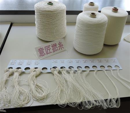 大福製紙ではさまざまな太さの和紙糸を作っている＝２０１５年８月１１日、岐阜県美濃市（藤沢志穂子撮影）