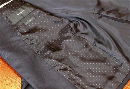 裏地にはピンドットを使用。隠れた部分にもおしゃれが光る＝２０１５年９月１０日、東京都内（田中幸美撮影）