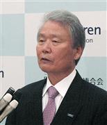 ＴＰＰ大筋合意を受け、会見する経団連の榊原定征会長＝６日、東京都千代田区（平尾孝撮影）