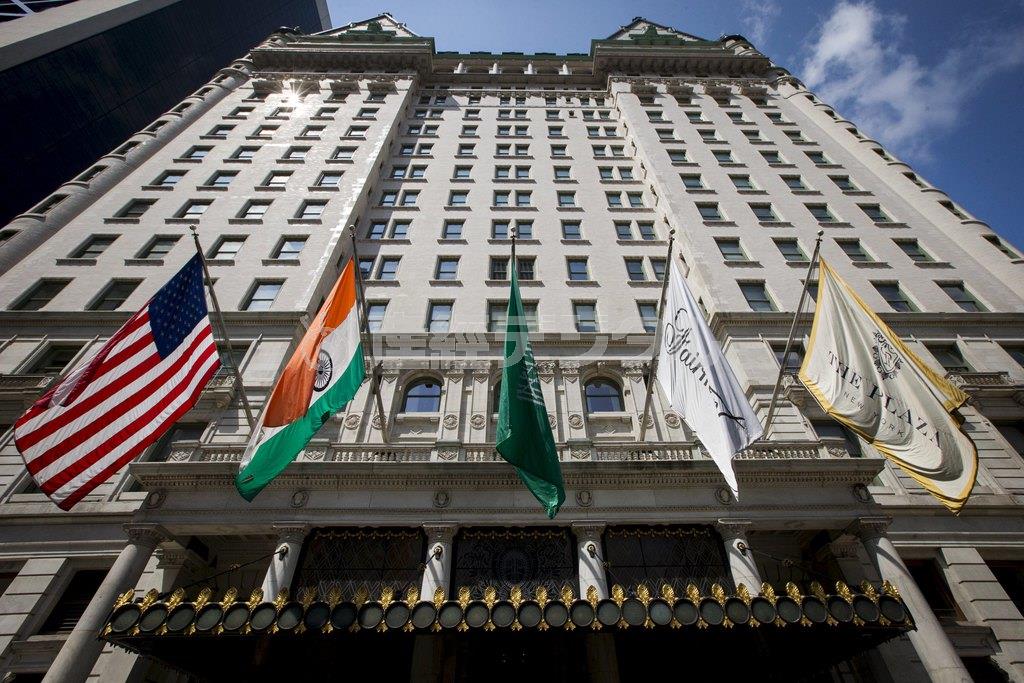 １９８５年のプラザ合意の舞台となったプラザ・ホテル＝２０１５年８月１９日、米ニューヨーク（ロイター）