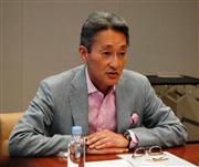フジサンケイビジネスアイなどの取材に答えるソニーの平井一夫社長＝７日、東京都港区