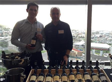 クレイン・コンスタンシアの「ヴァン・ド・コンスタンス」。１９８７年～２０１２年までの１０ビンテージ＝２０１５年９月１５日、南アフリカ・ケープタウン（青木冨美子さん撮影）