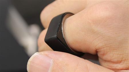 側面を平面になっている部分に触れているときだけジェスチャーを認識する