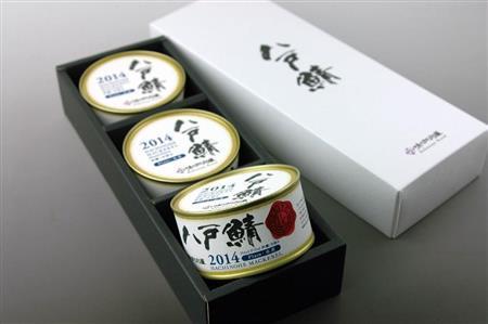 １年缶内熟成＿八戸鯖２０１４水煮。秋の最も脂がのる八戸鯖のハラスがある切り身のみを手詰め。熟成させることでうま味が増します（味の加久の屋提供）