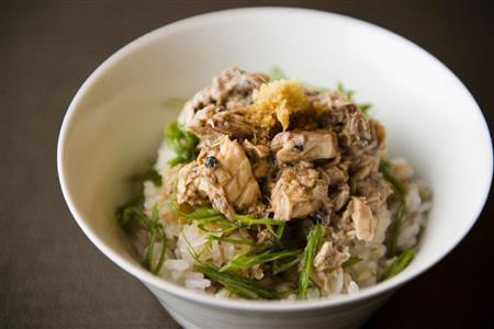 さば缶ごちゃまぜ丼（松下二郎さん撮影）