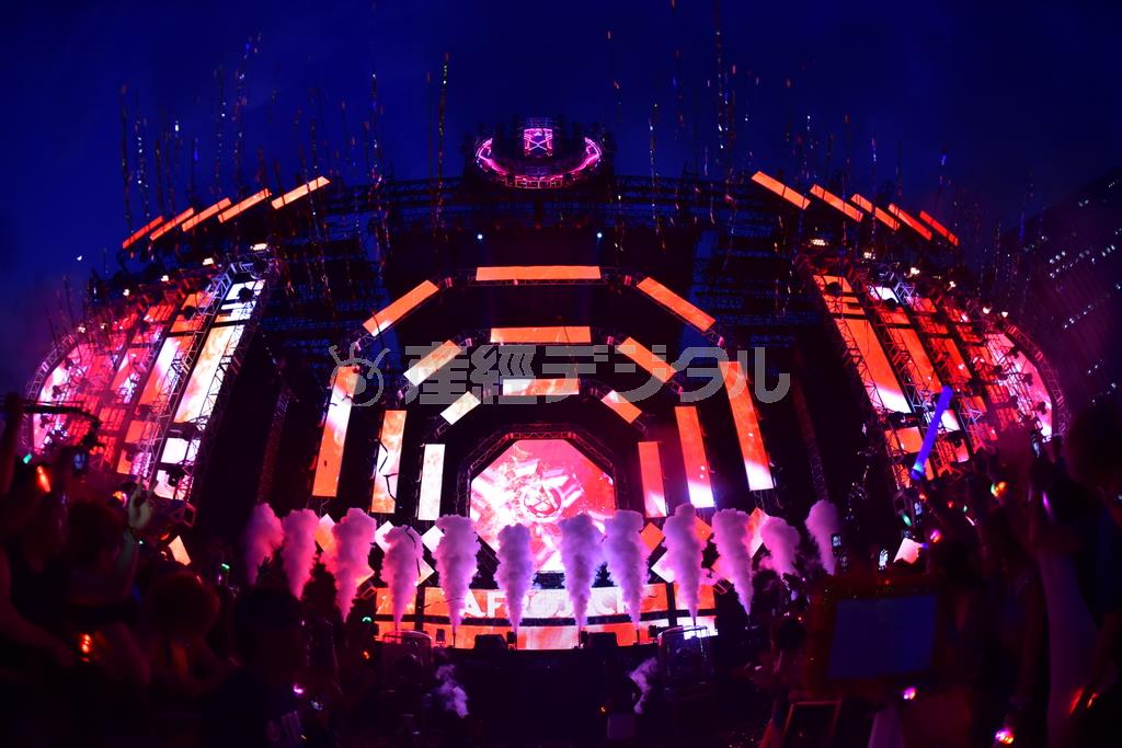 日本でもすっかり定着したエレクトロダンス・ミュージック（ＥＤＭ）のフェス「ウルトラ＿ジャパン」＝２０１５年９月１９日（提供写真）