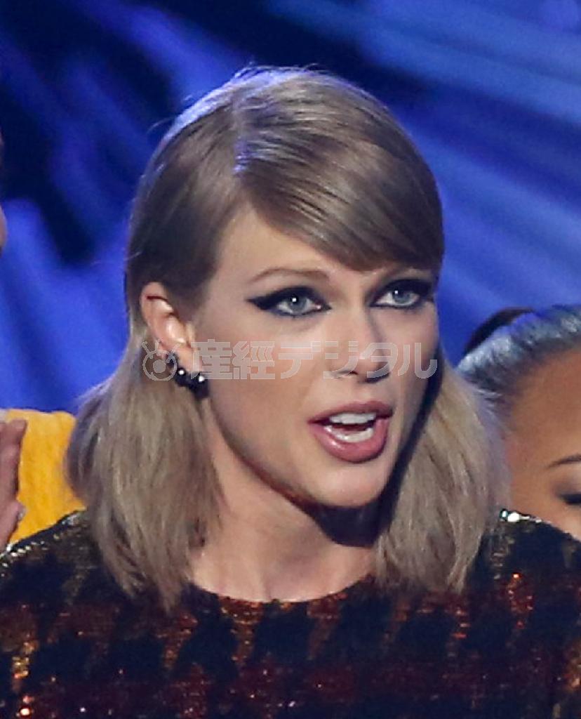 人気歌手、テイラー・スウィフトさん＝２０１５年８月３０日、米カリフォルニア州ロサンゼルス（ＡＰ）