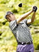 ４アンダーで３位の池田勇太。４番でティーショットを放つ＝２０１５年１０月１５日、兵庫県神戸市北区の六甲国際ＧＣ（共同）
