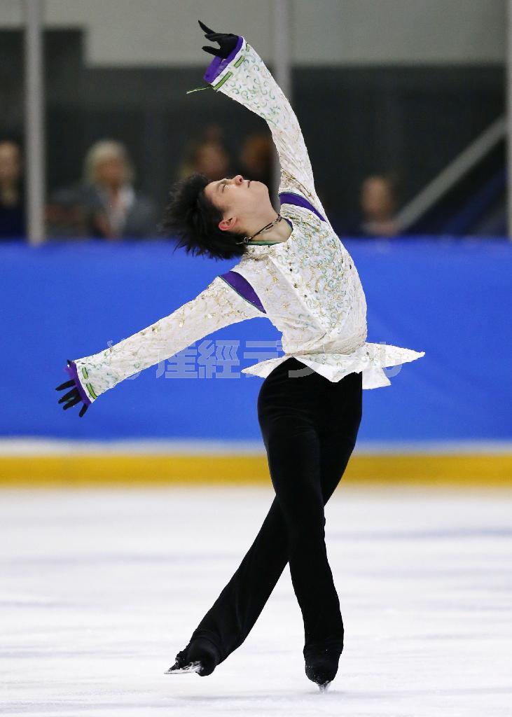 男子フリーで演技する羽生結弦（はにゅう・ゆづる）＝２０１５年１０月１５日、カナダ・オンタリオ州バリー（共同）