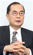インタビューに答える財政制度等審議会の吉川洋会長