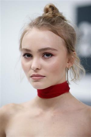 米俳優、ジョニー・デップさんの娘リリーローズさん＝２０１５年１０月６日、フランス・首都パリ（ロイター）