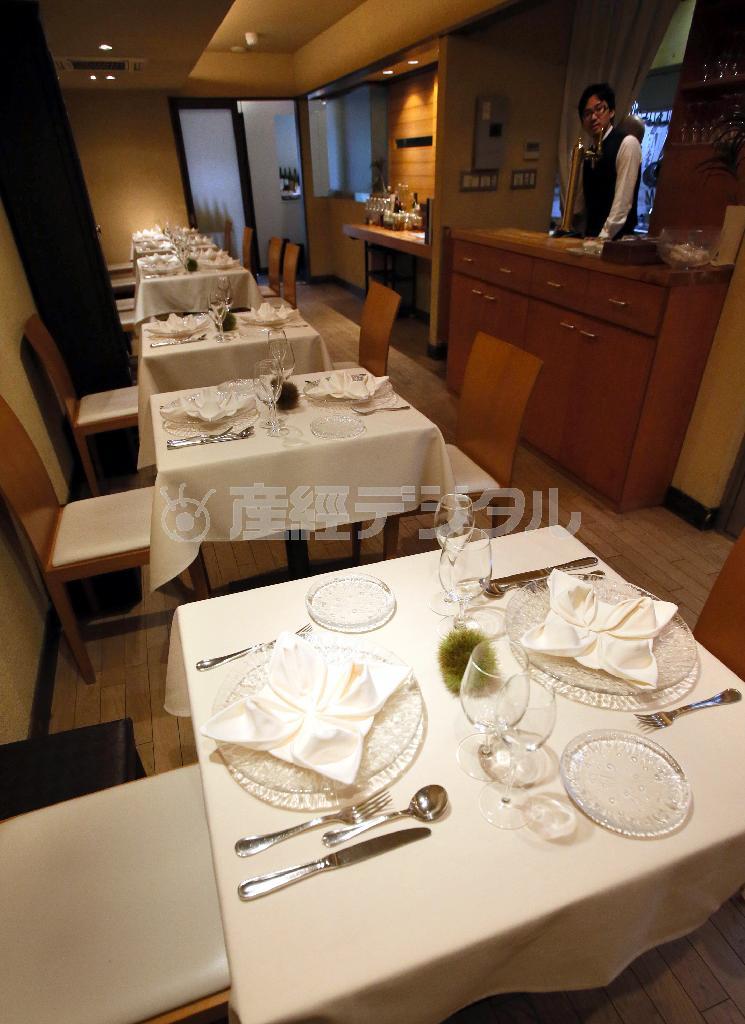 京町家らしく細長いウナギの寝床の内観＝２０１５年１０月５日、京都市中京区（志儀駒貴撮影）