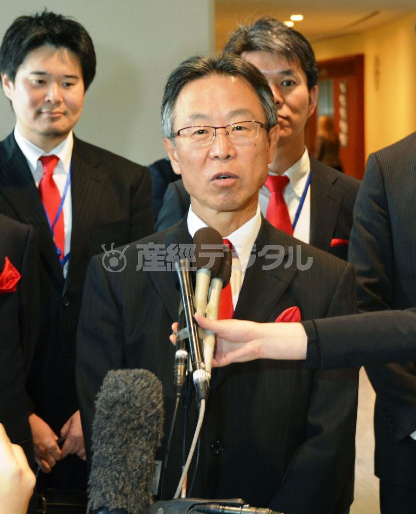 国連安保理の非常任理事国に選出された後、抱負を語る吉川元偉（もとひで）国連大使＝２０１５年１０年１５日、米ニューヨークの国連本部（共同）