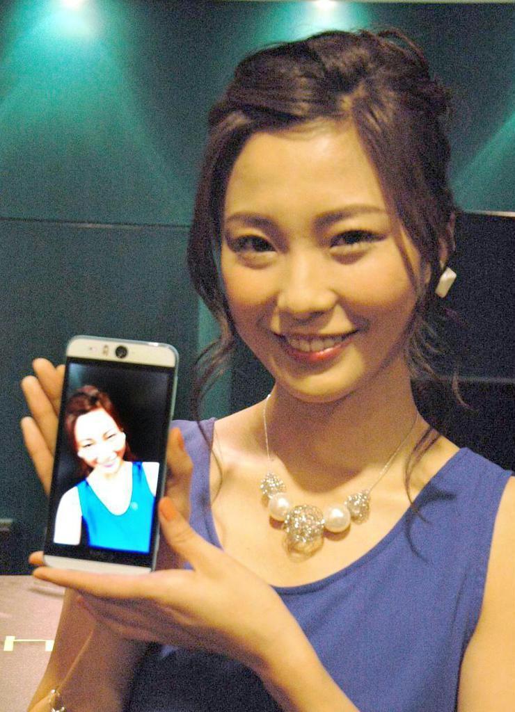 ＨＴＣが発売したＳＩＭフリースマホ＝東京都渋谷区（宇野貴文撮影）