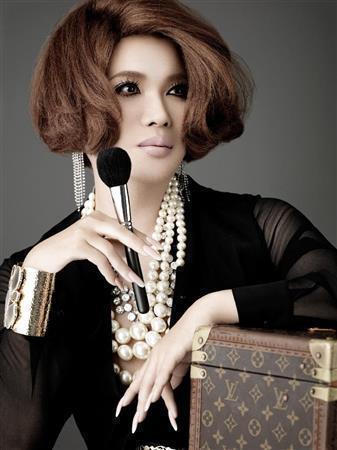 美容家、ＩＫＫＯ（いっこー）さん。以前にも登場した写真ですが、美容について語るときは、やはりこの１枚を＝２０１３年１１月１日（富田眞光さん撮影、提供写真）