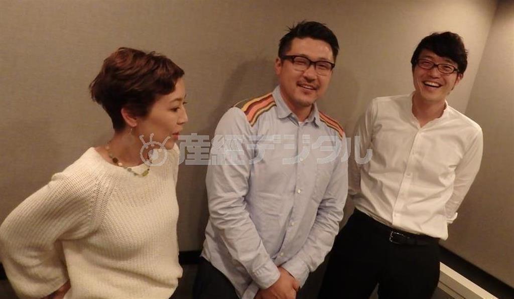 （右から）デザイナー、ｎｅｎｄｏの佐藤オオキさん、クリエーティブチーム・ライゾマティクスの代表、齋藤精一さん、ナビゲーターのクリス智子さん＝２０１５年９月３０日（Ｊ－ＷＡＶＥ提供）