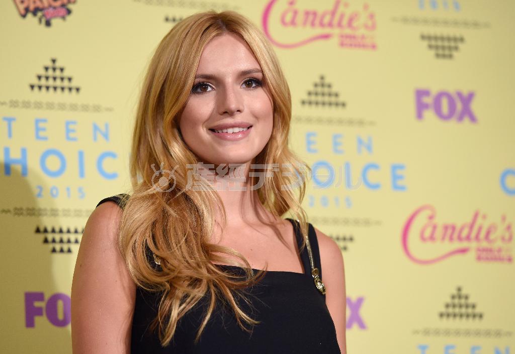 米女優、ベラ・ソーンさん＝２０１５年８月１６日、米カリフォルニア州ロサンゼルス（ＡＰ）