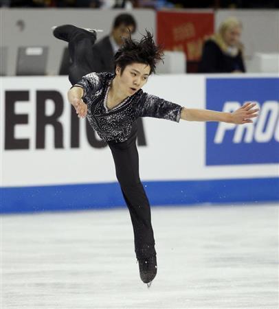 男子ＳＰで４位発進となった宇野昌磨（しょうま）の演技＝２０１５年１０月２３日、米ウィスコンシン州ミルウォーキー（ロイター＝共同）