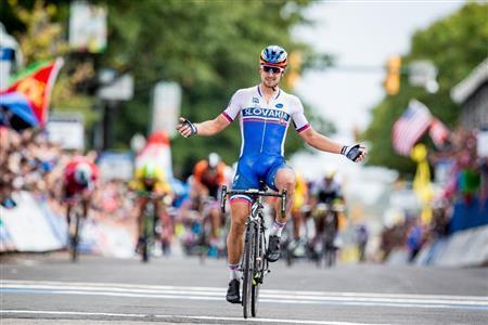 僅差ながら独走で、男子エリートのロードレースを制したスロバキアのペーター・サガン＝２０１５年９月２７日、米バージニア州リッチモンド（田中苑子さん撮影）