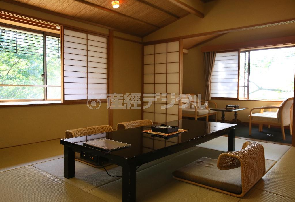 安らぎを与えてくれる客室。予約をすれば個室として開放される＝２０１５年１０月１４日、京都市東山区（志儀駒貴撮影）