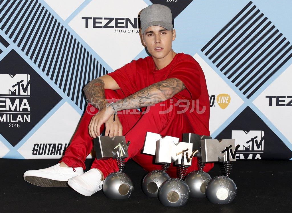 カナダの歌手、ジャスティン・ビーバーさん＝２０１５年１０月２５日、イタリア・ロンバルディア州ミラノ（ロイター）