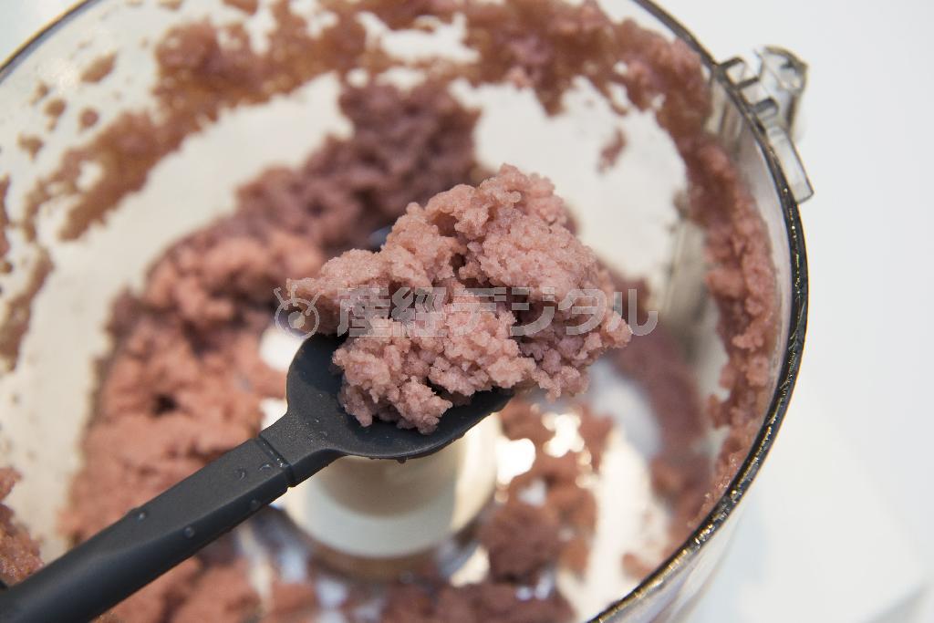 ソルベは空気を含ませれば含ませるほど滑らかになる（松下二郎さん撮影）