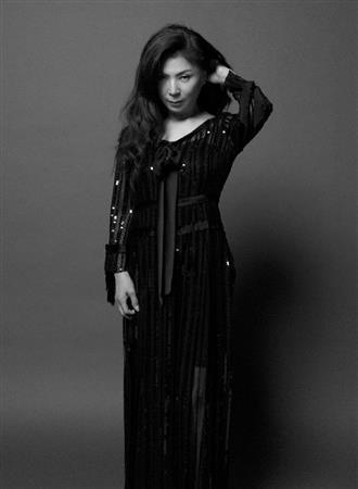 ここ数年、ジャズやロックミュージシャンとのコラボにも積極的な八代亜紀さん＝２０１３年３月１８日（提供写真）