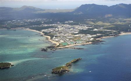 米軍普天間飛行場の移設が計画されている辺野古沿岸部＝２０１５年８月、沖縄県名護市（共同通信社ヘリから撮影）