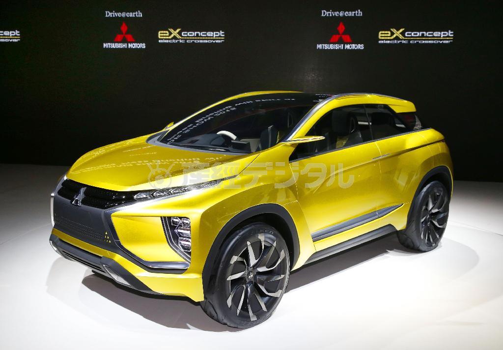三菱自動車の自動運転できる電気自動車のＳＵＶ「ｅＸ＿Ｃｏｎｃｅｐｔ（コンセプト）」＝２０１５年１０月２８日、東京都江東区の東京ビッグサイト（共同）