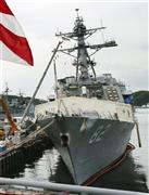 米海軍のイージス駆逐艦ラッセン＝２０１４年５月２７日（ＡＰ＝共同）