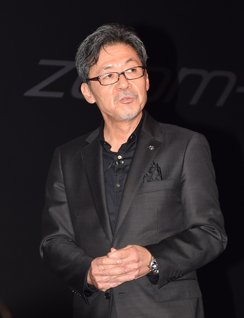 「ＲＸ－ＶＩＳＩＯＮ」に込めた思いを語る、デザイナーの前田育男氏＝東京ビッグサイト（撮影：大竹信生）