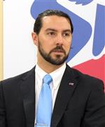 米球界復帰を目指す意向を明らかにしたヤクルトのトニー・バーネット＝２０１５年１１月２日、東京都港区北青山の球団事務所（荒木孝雄撮影）