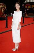 英女優、リリー・ジェームズさん＝２０１５年８月１１日、英国・首都ロンドン（ＡＰ）