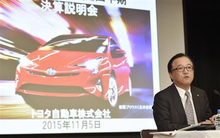 トヨタ自動車の２０１５年９月中間連結決算について記者会見する大竹哲也常務役員＝５日午後、東京都文京区