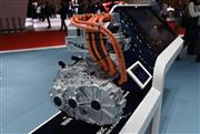 独フォルクスワーゲンは電気自動車「ｅ－ｕｐ！」のモーターアセンブリーを展示した＝東京都江東区（和田憲一郎氏提供）