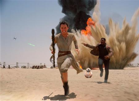 ２０１５年１２月公開予定の「フォースの覚醒」（ＡＰ）